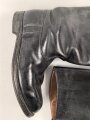 Paar Stiefel für Offiziere, vermutlich aus der Nachkriegszeit. Ungereinigtes Paar aus Filmrequisite , Sohlenlänge knapp 33cm