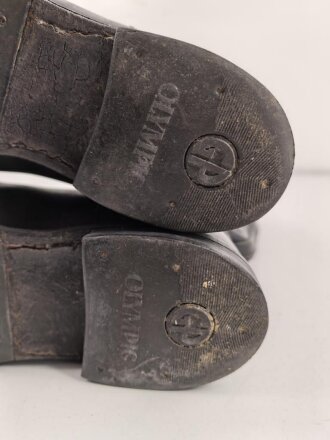 Paar Stiefel für Offiziere,  aus der Nachkriegszeit. Ungereinigtes Paar aus Filmrequisite , Sohlenlänge 29,5