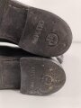 Paar Stiefel für Offiziere,  aus der Nachkriegszeit. Ungereinigtes Paar aus Filmrequisite , Sohlenlänge 29,5