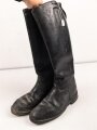 Paar Stiefel für Offiziere, vermutlich aus der Nachkriegszeit. Ungereinigtes Paar aus Filmrequisite , Sohlenlänge 30,5cm
