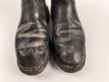Paar Stiefel für Offiziere, vermutlich aus der Nachkriegszeit. Ungereinigtes Paar aus Filmrequisite , Sohlenlänge 30,5cm