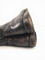 Paar Stiefel für Offiziere, vermutlich aus der Nachkriegszeit. Ungereinigtes Paar aus Filmrequisite , Sohlenlänge 30,5cm