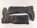 Paar Stiefel für Offiziere, vermutlich aus der Nachkriegszeit. Ungereinigtes Paar aus Filmrequisite , Sohlenlänge 30,5cm