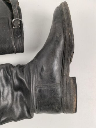 Paar Stiefel für Offiziere, vermutlich aus der Nachkriegszeit. Ungereinigtes Paar aus Filmrequisite , Sohlenlänge 29,5cm