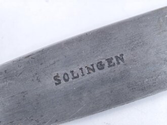 1. Weltkrieg, defekter Grabendolch, dazu vier jagdliche Messer