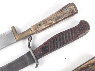 1. Weltkrieg, defekter Grabendolch, dazu vier jagdliche Messer