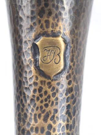 1.Weltkrieg, kleine Vase aus einer Signalpatronenhülse gefertigt ? Bodendurchmesser 31mm, Höhe 110mm