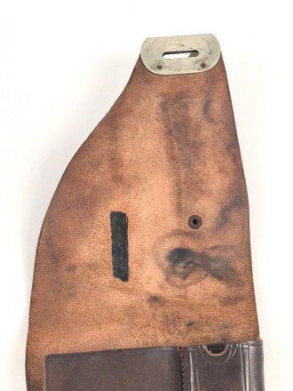 Pistolentasche braunes Leder. Keine Markierungen, Alter und Herkunft unbekannt, Höhe auf der Magazinseite gemessen 17,5cm