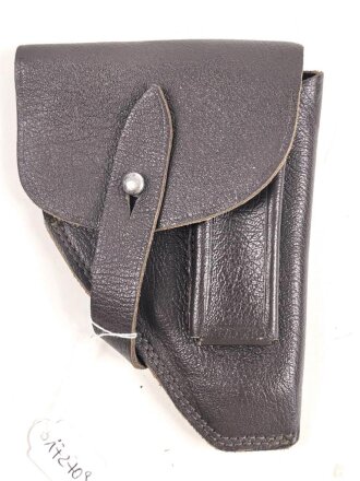 Pistolentasche braunes Kunstleder. Keine Markierungen, Alter und Herkunft unbekannt, Höhe auf der Magazinseite gemessen 14cm