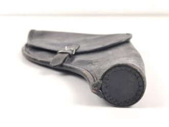 Pistolentasche schwarzes Leder. Keine Markierungen, Alter und Herkunft unbekannt, Höhe rechts gemessen 23cm. Eine Naht an der Koppelschlaufe gelöst