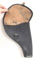 Pistolentasche schwarzes Leder. Keine Markierungen, Alter und Herkunft unbekannt, Höhe rechts gemessen 23cm. Eine Naht an der Koppelschlaufe gelöst