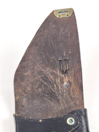 Pistolentasche schwarzes Leder. Keine Markierungen, Alter und Herkunft unbekannt, Höhe rechts gemessen 22cm