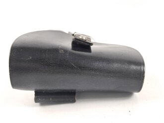 Pistolentasche schwarzes Leder. Keine Markierungen, Alter und Herkunft unbekannt, Höhe rechts gemessen 19,5cm