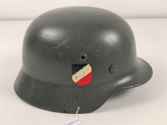 Wehrmacht Heer, Stahlhelm Modell 1940. Originale  Glocke ET66. Neu lackiert und mit tschechischem Innenfutter aus der Nachkriegszeit versehen, Einzelstück aus Filmfundus.