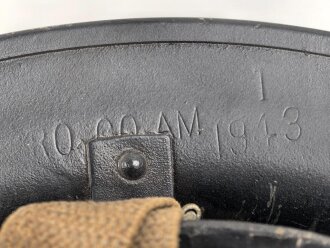 Großbritannien 2.Weltkrieg, Stahlhelm datiert 1943, Nach dem Krieg lackiert, das Innenfutter nicht gestempelt