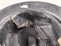 Großbritannien 2.Weltkrieg, Stahlhelm datiert 1943, Nach dem Krieg lackiert, das Innenfutter nicht gestempelt
