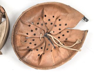 Konvolut Stahlhelm Innenfutter . Tschechisch, Deutsch...