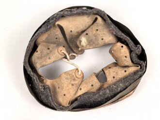 Konvolut Stahlhelm Innenfutter . Tschechisch, Deutsch Nachkrieg usw..