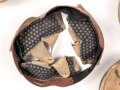 Konvolut Stahlhelm Innenfutter . Tschechisch, Deutsch Nachkrieg usw..