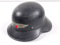 Stahlhelm Luftschutz, in allen Teilen original, das Innenfutter aus Ersatzmaterial. Eine Niete fehlt