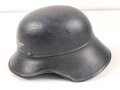Stahlhelm Luftschutz, in allen Teilen original, das Innenfutter aus Ersatzmaterial. Eine Niete fehlt