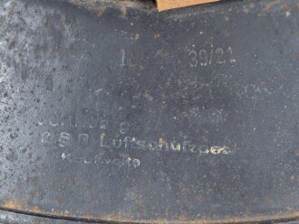 Stahlhelm Luftschutz, in allen Teilen original, das Emblem entnazifiziert, ungereinigt