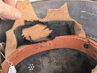 Stahlhelm Luftschutz, in allen Teilen original, das Emblem entnazifiziert, ungereinigt