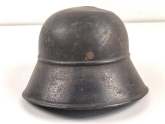 Stahlhelm Luftschutz, in allen Teilen original, das Emblem entnazifiziert, ungereinigt