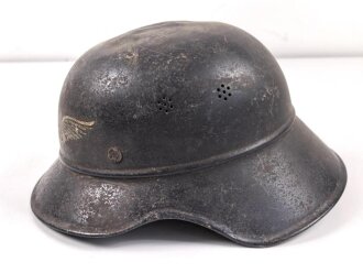 Stahlhelm Luftschutz, in allen Teilen original, das Emblem entnazifiziert, ungereinigt
