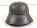 Stahlhelm Luftschutz, in allen Teilen original, das Emblem entnazifiziert, ungereinigt