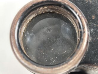 Doppelfernrohr 6 x 30 ohne jegliche Bezeichnung.. Sicherlich militärisches Glas da rechts eine Strichplatte verbaut ist. Verstellungen schwer gängig, Durchsicht lässt sich nicht ganz klar stellen