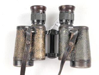 Doppelfernrohr 6 x 30 ohne jegliche Bezeichnung.. Sicherlich militärisches Glas da rechts eine Strichplatte verbaut ist. Verstellungen schwer gängig, Durchsicht lässt sich nicht ganz klar stellen