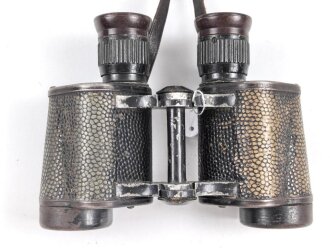 Doppelfernrohr 6 x 30 ohne jegliche Bezeichnung.. Sicherlich militärisches Glas da rechts eine Strichplatte verbaut ist. Verstellungen schwer gängig, Durchsicht lässt sich nicht ganz klar stellen