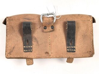 Magazintasche Wehrmacht für 2 Magazine K43 / G43. Hersteller ros 1944.