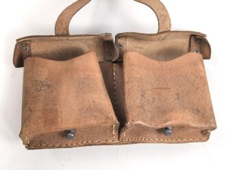 Magazintasche Wehrmacht für 2 Magazine K43 / G43. Hersteller ros 1944.