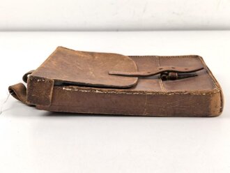 1.Weltkrieg Kartentasche . Getragenes Stück, Verschluss defekt, datiert 1916