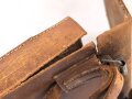 1.Weltkrieg Kartentasche . Getragenes Stück, Verschluss defekt, datiert 1916
