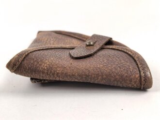 Pistolentasche braunes Leder. Keine Markierungen, Alter und Herkunft unbekannt, Höhe auf der Magazinseite gemessen 13cm