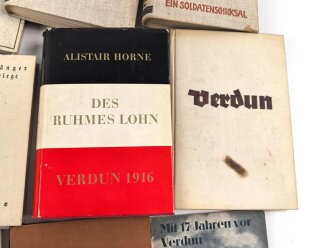 Konvolut Literatur zum Thema " Verdun" neuere und alte Titel gemischt.