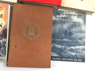 Konvolut Literatur zum Thema " Verdun" neuere und alte Titel gemischt.