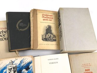 Konvolut Literatur zum Thema " Verdun" neuere und alte Titel gemischt.