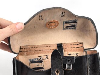 Pistolentasche schwarzes Leder, keine Markierungen, vermutlich Polizei nach 1945