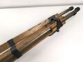 Hölzernes Gestell für ein optisches Gerät. Die Beine ausziehbar, Gesamthöhe nicht ausgezogen 120cm.