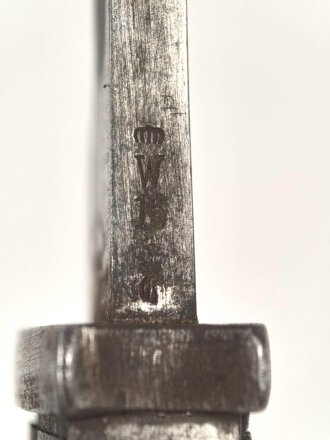 Seitengewehr Modell 1898/05 mit preussischer Abnahme von 1916. Schleifspuren im Bereich des Drückers, sonst gut.