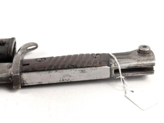 Seitengewehr Modell 1898/05 mit preussischer Abnahme von 1916. Schleifspuren im Bereich des Drückers, sonst gut.