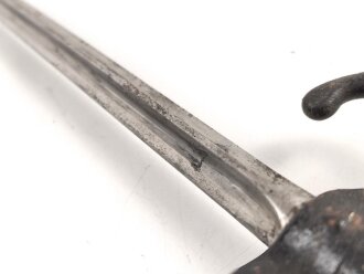 Frankreich, Epee Seitengewehr Modell 1886 Lebel. Klingenlänge 52cm. Weißmetallgriff mit Parierhaken. Zum Teil alt überlackiert