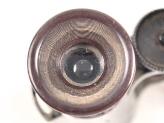 Ziviles Glas im Stil des Fernglas 08. Ohne Herstellerbezeichnung, Verstellung rechts ohne Funktion, links klare Durchsicht