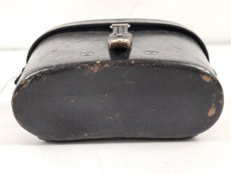 Behälter für ein Fernglas, ohne Bezeichnung, die Bauart deutet auf militärische Nutzung hin. Breite des Boden 17cm