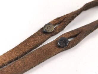Trageriemen für ein Fernglas, Breite knapp 1cm, Gesamtlänge 110cm