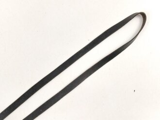 Trageriemen für ein Fernglas, Breite knapp 1cm, Gesamtlänge 108cm